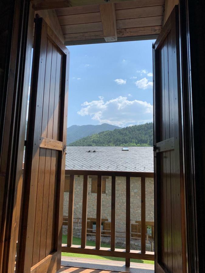 Can Marc De Pi, Bellver De Cerdanya Pi Bagian luar foto